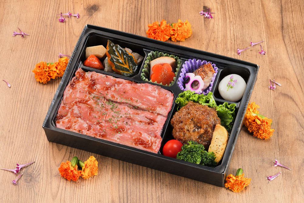 ローストビーフ重と和牛ハンバーグの御弁当